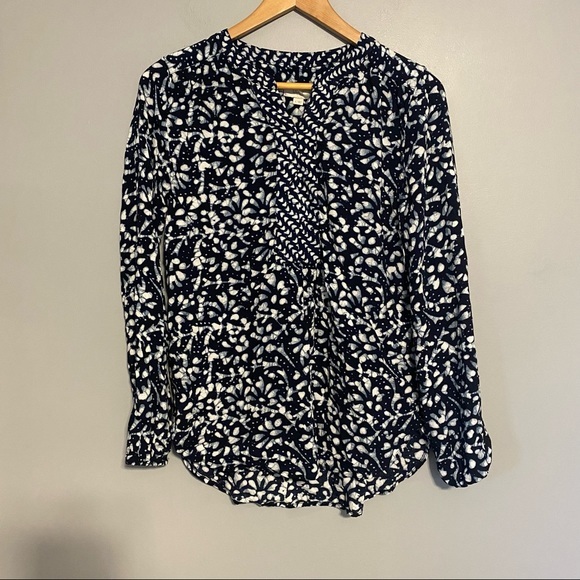 LOFT Tops - LOFT long sleeve silky blouse sz s